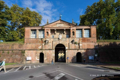 Stadt Lucca in der Toskana_2