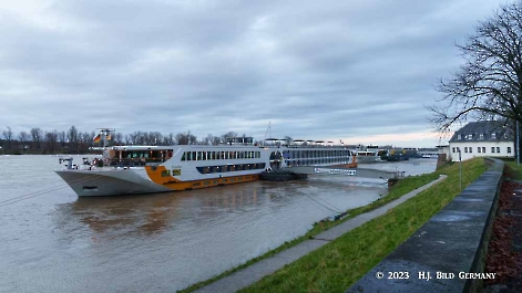 Rheinkreuzfahrt:  Zurück von Ludwigshafen nach Duesseldorf_45