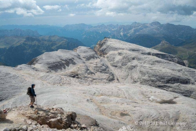 Dolomiten: Vom Pass Pordoi Aufstieg zum Piz Boe und zurück_33