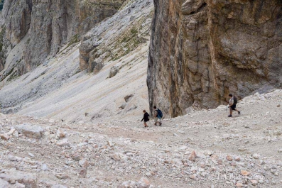 Dolomiten: Vom Pass Pordoi Aufstieg zum Piz Boe und zurück_38