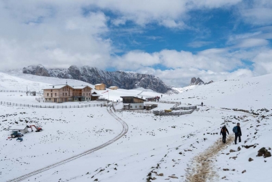 Schneewanderung auf dem  Friedrich-August-Weg am Fusse des Plattkofels_42
