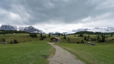 Schneewanderung auf dem  Friedrich-August-Weg am Fusse des Plattkofels_48
