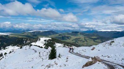 Schneewanderung auf dem  Friedrich-August-Weg am Fusse des Plattkofels_49
