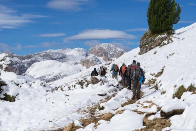 Schneewanderung:  Friedrich-August-Weg  am Fusse des Plattkofels_20