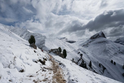 Schneewanderung:  Friedrich-August-Weg am Fusse des Plattkofels_24