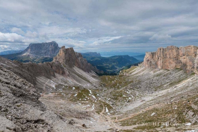 Wanderung vom Grödner Joch über die Puez- Hütte und Sieles-Scharte zur Juac Alm _17