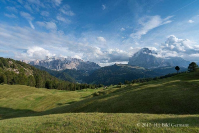 Wanderung vom Grödner Joch über die Puez- Hütte und Sieles-Scharte zur Juac Alm _44