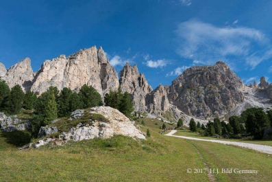 Wanderung vom Grödner Joch über die Puez- Hütte und Sieles-Scharte zur Juac Alm _5